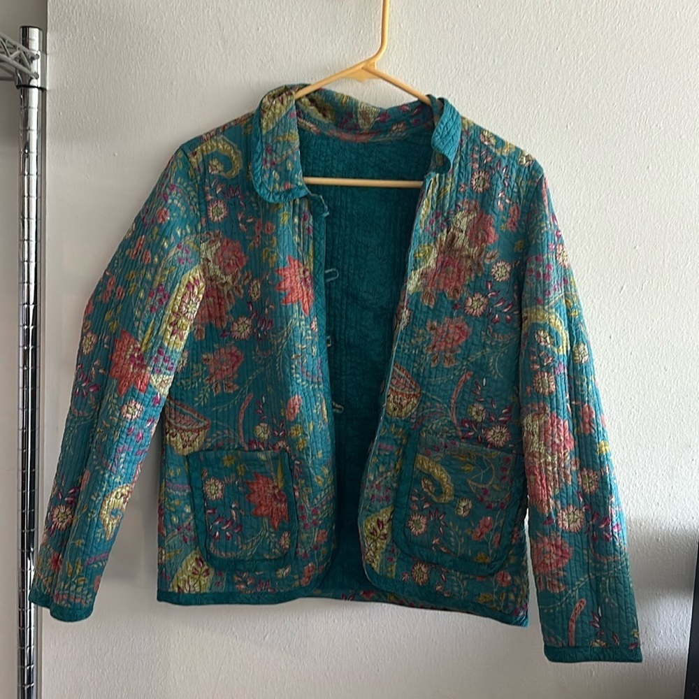 Appleseeds floral reversible jacket size small